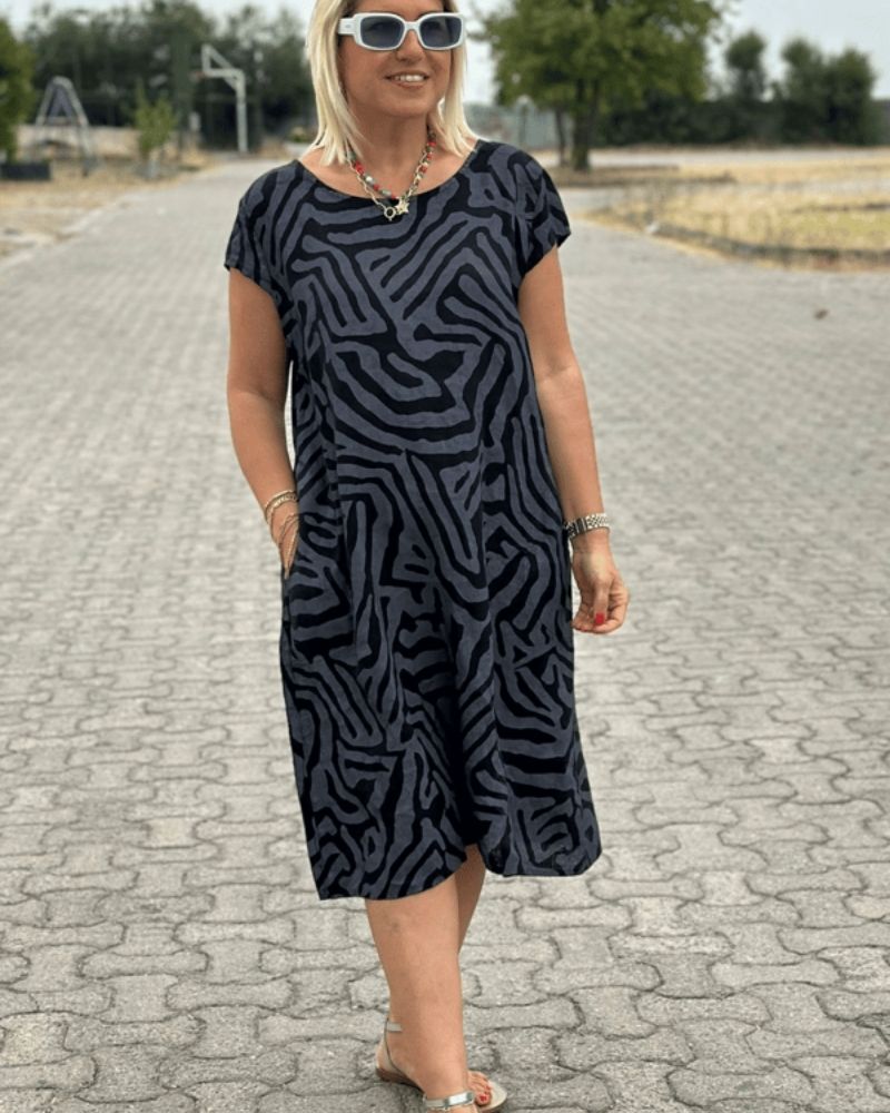 Nelia – Jurk met ronde hals en patroon