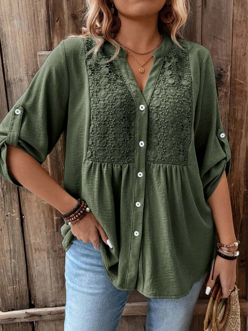 Noor – Blouse met V-hals en knopen