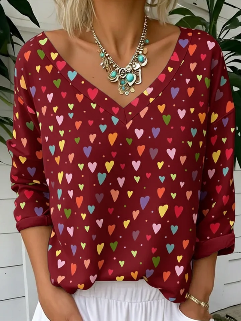 Lotte – Blouse met V-hals en hartjesprint