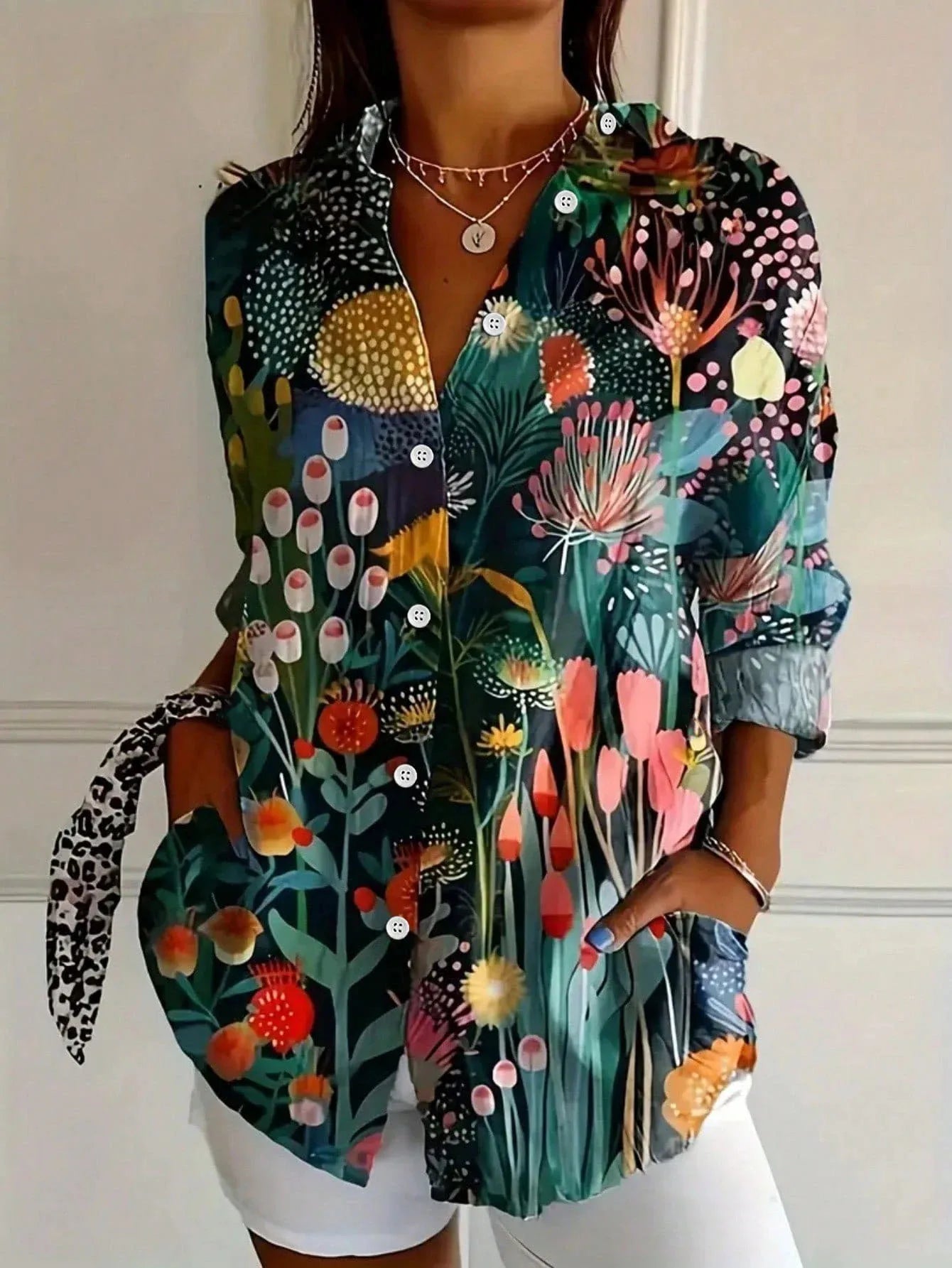 Annika - Kleurrijke blouse met speelse print