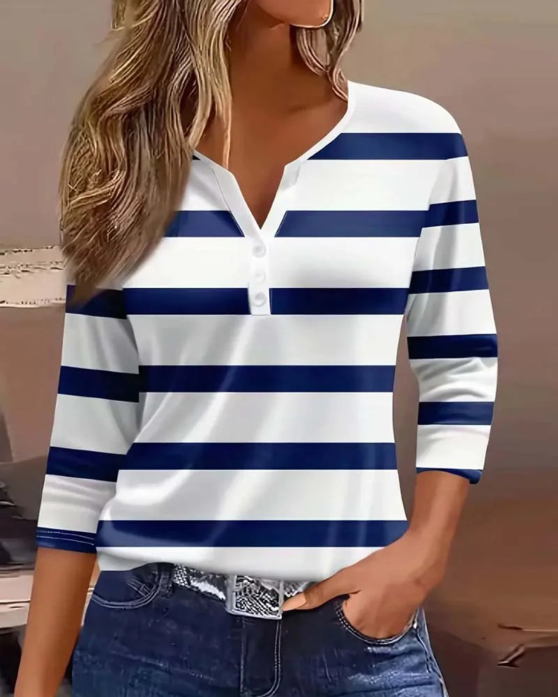 Hanne – Blouse met strepen en knoopjes