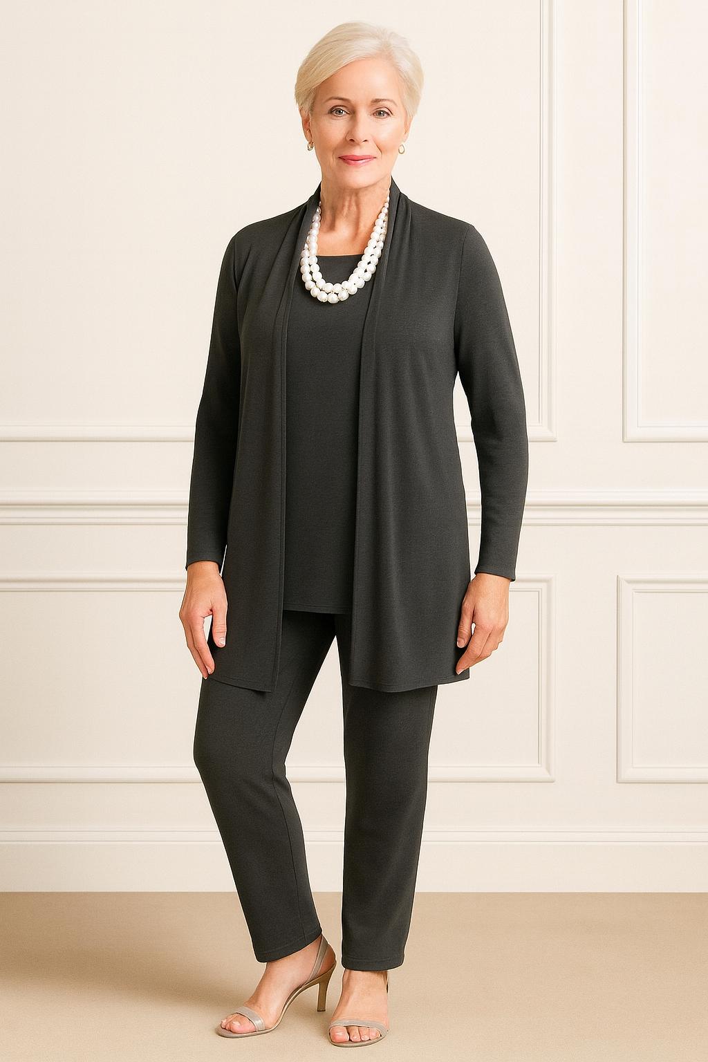 Clara – Driedelige set met broek, vest en top