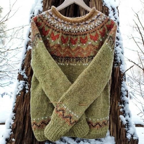 Floor – Warm sweater with a classic woven pattern