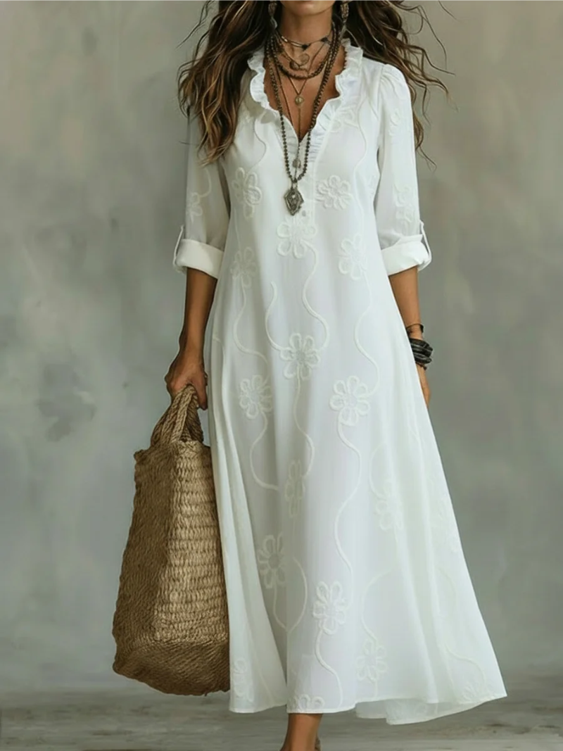 Noor – Jurk met borduurdetails en V-hals