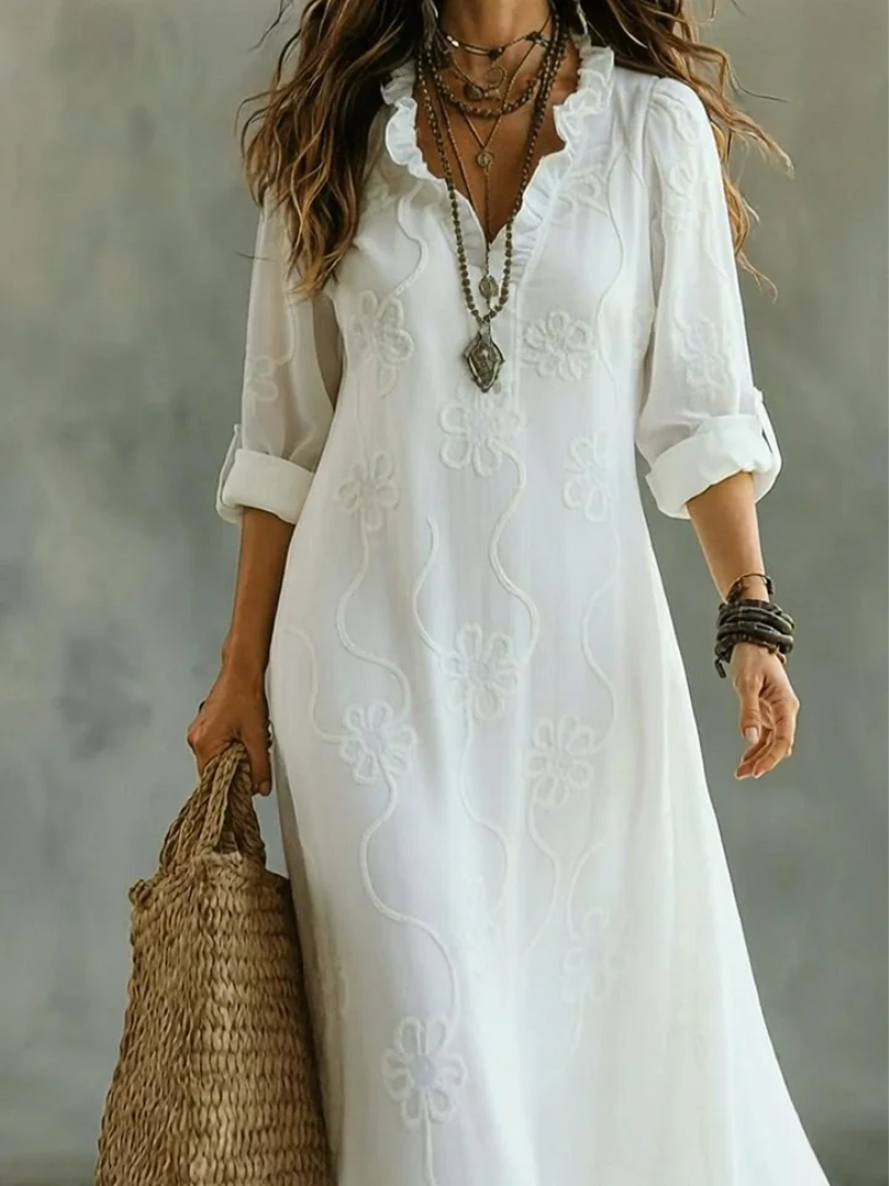 Noor – Jurk met borduurdetails en V-hals