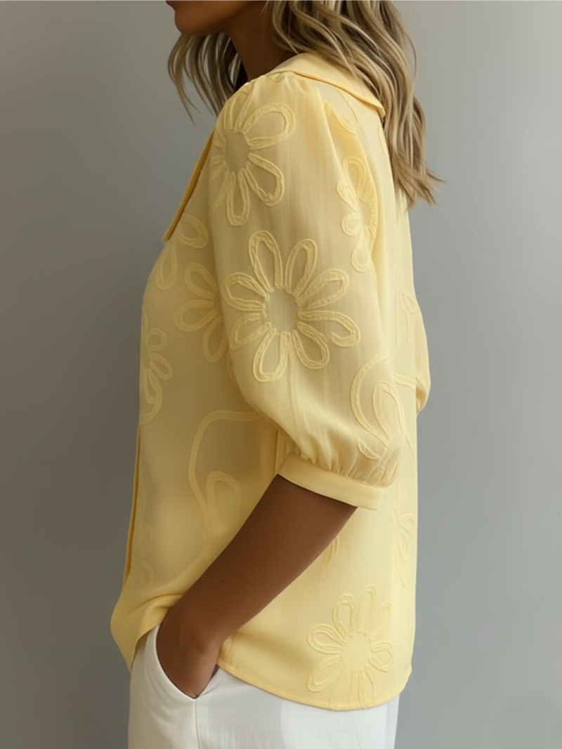 Sara – Blouse geborduurde bloemen
