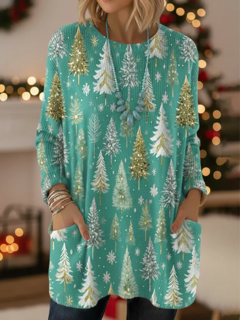 Livia – Knitted Christmas sweater with pine decoration