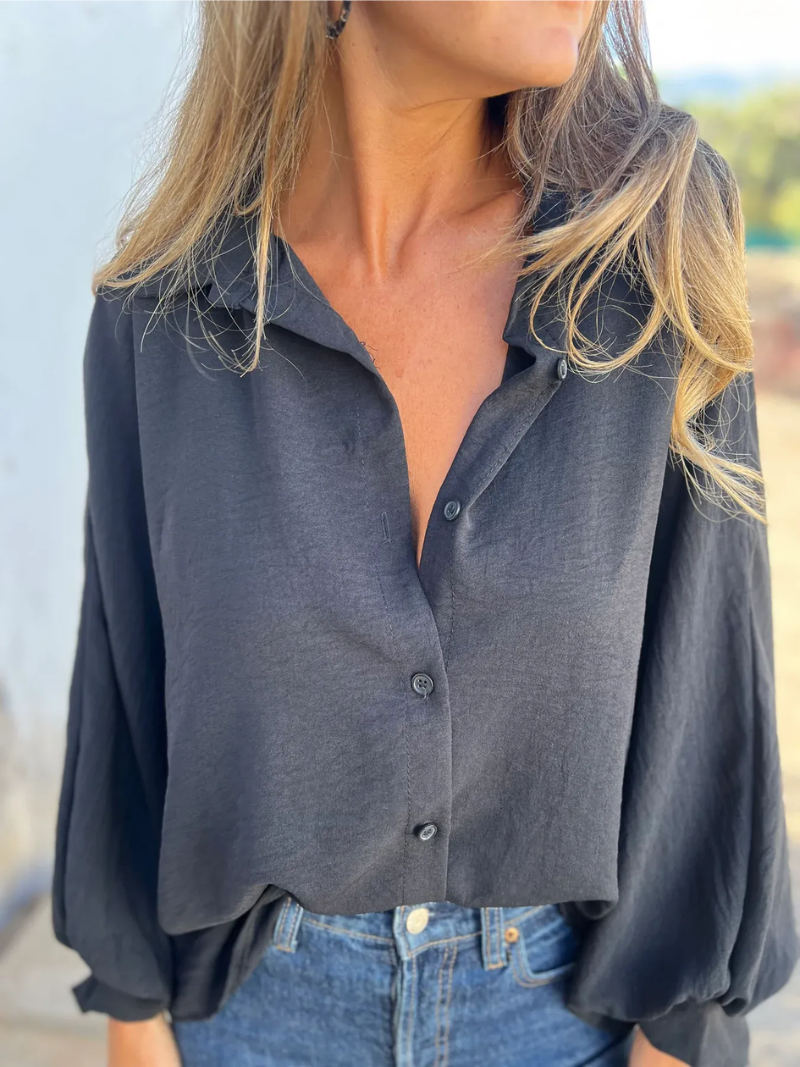 Sofie – Blouse met kraag en knoopsluiting
