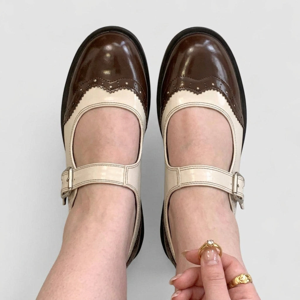 Laura | Mary Jane Schoenen