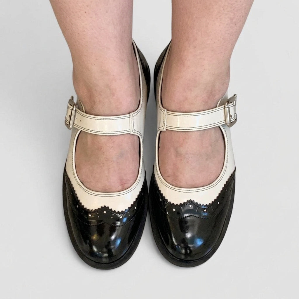 Laura | Mary Jane Schoenen