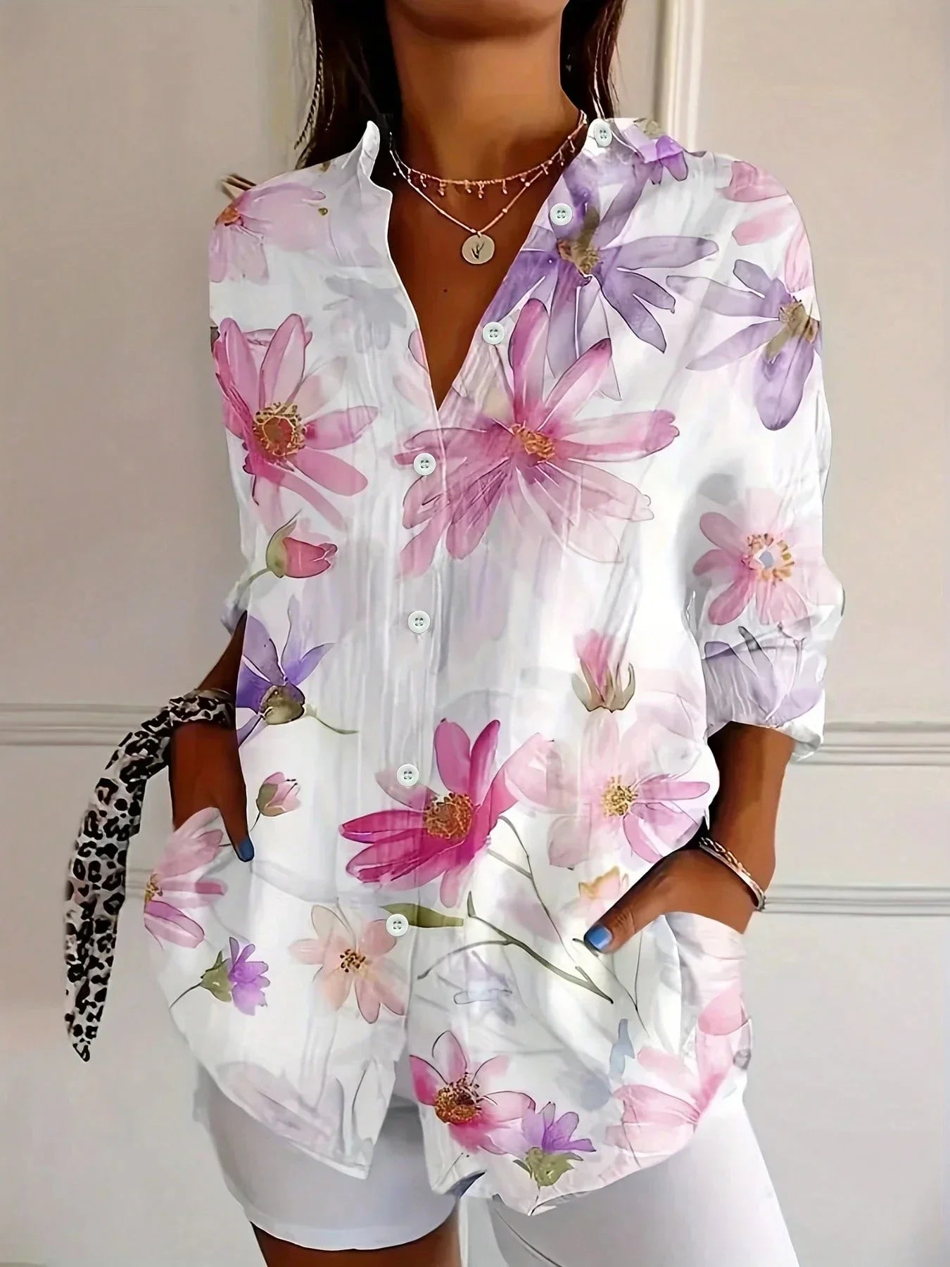 Annika - Kleurrijke blouse met speelse print